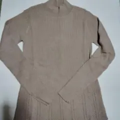 ベージュ リブ編み ハイネック 長袖ニット