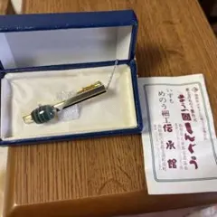 新品　めのう細工　緑色の石付きネクタイピン