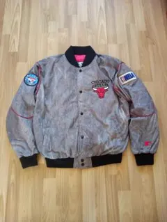 Starter シカゴ・ブルズ スタジャン 復刻版 水洗い加工 灰 XL メンズ 2025年最新】ブルズ スタジャンの人気アイテム - メルカリ