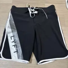 ⭐︎【人気希少品】⭐︎ LYFT リフト サーフパンツ Mサイズ - メルカリ