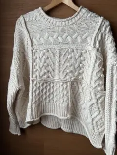 ケービーエフ 白・緑 ケーブルニット 長袖セーター ショート丈 2着