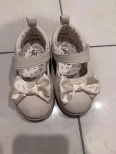 アイボリー リボン付き フォーマルシューズ