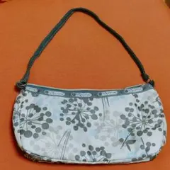 LeSportsac 花柄サコッシュ 虹色ファスナー 軽量