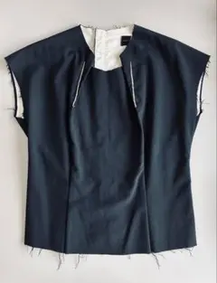 COMME des GARCONS カットオフデザイン トップスのサムネイル