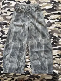 グレー迷彩柄ワイドレッグデニムepnk