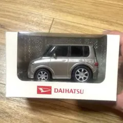ダイハツ　プルバックカー　タント　シルバーのサムネイル