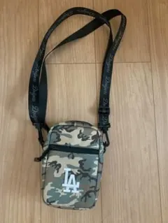 迷彩柄 LA刺繍 ショルダーバッグのサムネイル