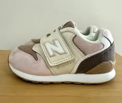 ニューバランス スニーカー