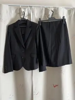 ブラック スーツセット (ジャケット+スカート)