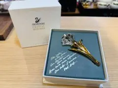 D8002【スワロフスキー】ブローチ 百合 ゆり 花