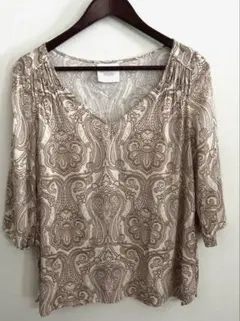 RAY BEAMS ペイズリー柄Vネックシャツ