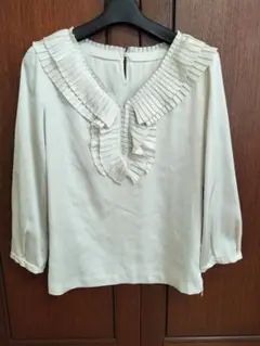 ミッシェルクラン　フリル襟ブラウス