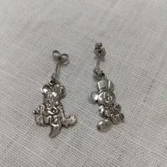 ミッキーマウスとミニーマウスのピアス