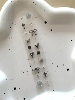 耳つぼジュエリー【おまとめ割引きあり〼】匿名配送　即時発送　シルバー　黒