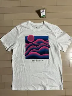 【新品】NIKE ナイキ　半袖Tシャツのサムネイル