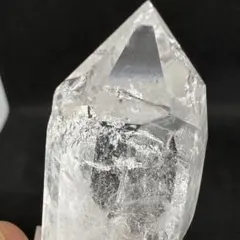 クリア感抜群☆水晶 ポイント型 六角柱☆ 高さ8.5cm 高透明度 - メルカリ