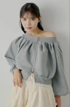 オフショルダー グレー スウェット トレーナー