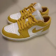 NIKE エアジョーダン　25.5センチ　イエローのサムネイル