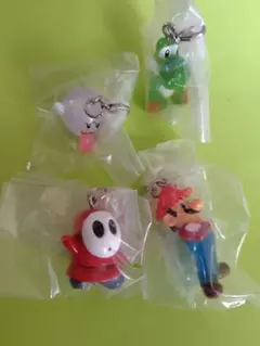 めじるしアクセサリー　スーパーマリオ　ガチャ　４種セット