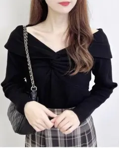 肩出しトップス ニット