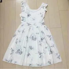 evelyn ❤︎ 花柄フリルワンピース