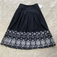 アコーレオララ ブラック 刺繍 花 フレア ミモレ丈 ロング スカート 日本製