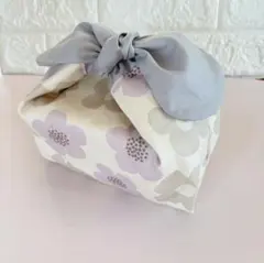 リボンの形のお弁当袋　お弁当バック　保温保冷