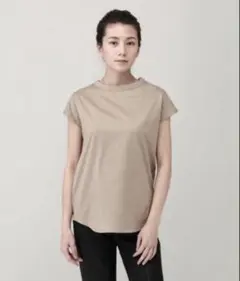 Curensology ノースリーブプルオーバー美品のサムネイル