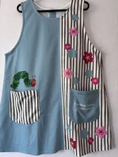 はらぺこあおむし　保育士エプロン