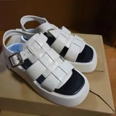 AZUL by moussy フラットグルカサンダル ホワイト M (23.5)のサムネイル