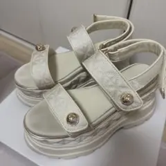 いちごさん　専用　COACH ブリンサンダル　アイボリー いちごさん 専用 COACH ブリンサンダル アイボリー - メルカリ