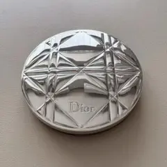 Dior ミネラル ヌード ルミナイザー パウダー 001