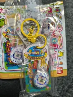 たまごっち アクリルキーホルダー 2　新種発見！！　白(柄)のサムネイル