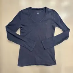 Tommy Hilfiger ダークグレー Vネック長袖Tシャツ