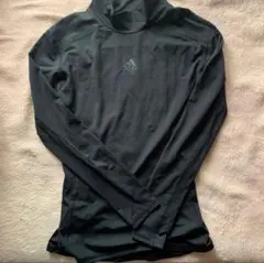 adidas アディダス 長袖 ブラック TECHFIT シャツ　Mサイズのサムネイル