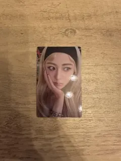 LESSERAFIM DIFFERENT 通常盤 ユンジン トレカ