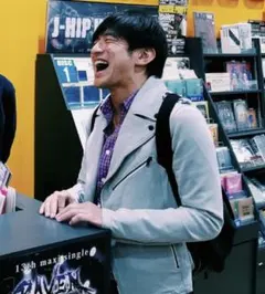 Mr.Children 桜井着　MIFARA シャツ