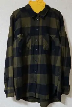 H＆M オリーブグリーンとブラックのチェックシャツ 42