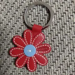 COACH 花形キーホルダー 　フラワーチャーム