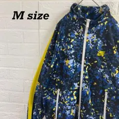 ナイキ　刺繍ロゴトラックジャケット　カラフルカモカラー