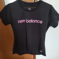 new balance 黒 トップス　レディース