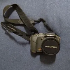 OLYMPUS デジタルカメラ 本体 ストラップ付のサムネイル