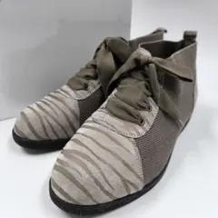 新品未使用【ミスキョウコ】4Eスーパーコンフォートシューズ 24.5 スニーカー