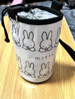 Item thumbnail for item 82323280-fa26-4299-93ac-cb66c7b9e3f6