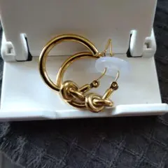 ゴールド フープピアス ノットデザイン
