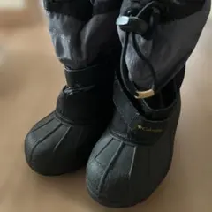 Columbia 子ども用スノーブーツ 黒/グレー18㌢