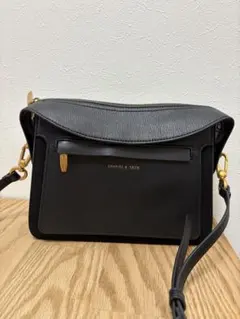 CHARLES & KEITH ブラックショルダーバッグ　トートバッグ