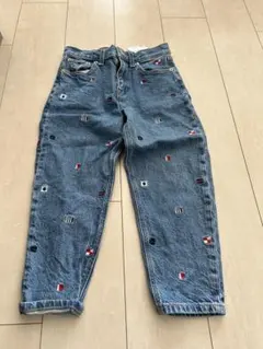 TOMMY HILFIGER 刺繍デニムパンツ