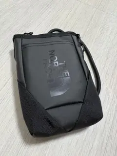 【新品】ノースフェイス　ネックポーチのサムネイル