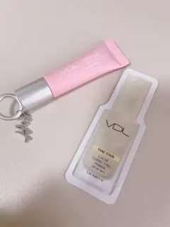 VDL チークステイン リキッド ブラッシャー 01